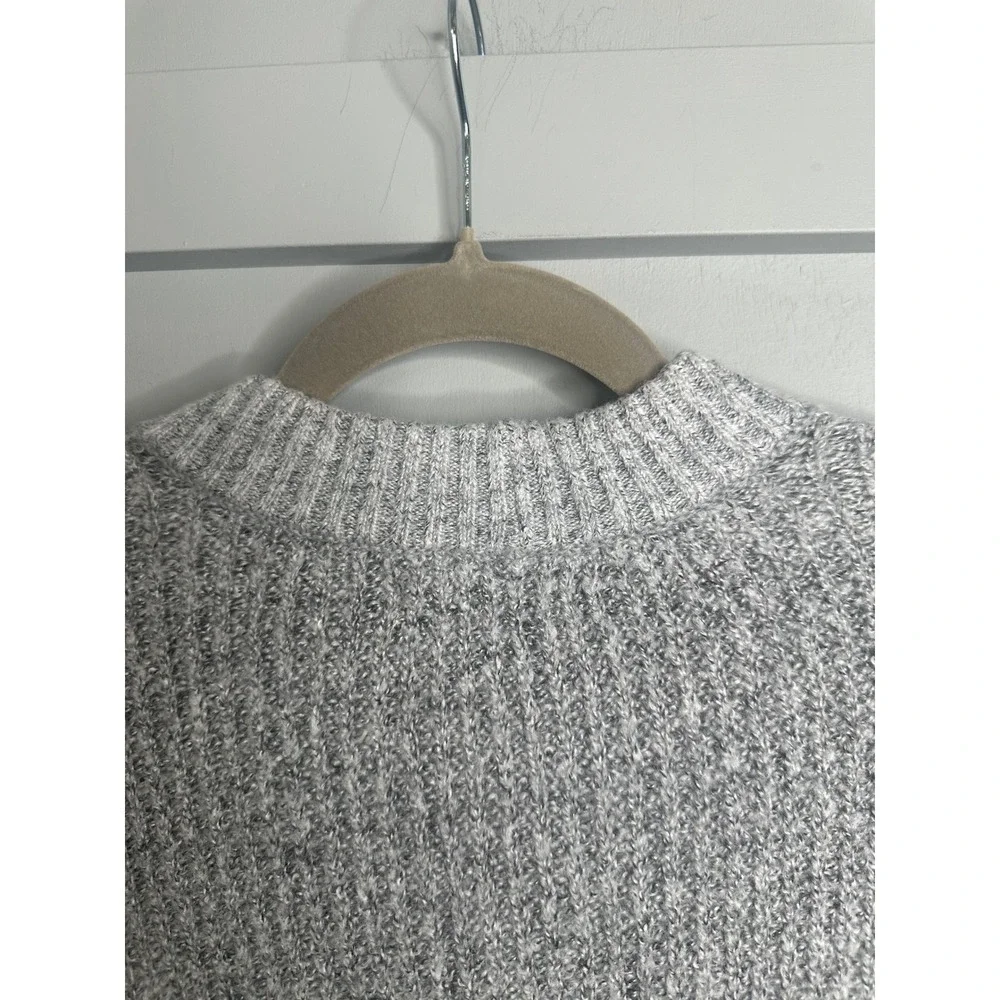 American Eagle Women's Gray Knit Sweater‎ Crew Neck Long Sleeve Casual Size Med - Picture 9 of 9